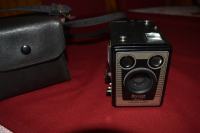 Stari Foto aparat Brownie model E --Kodak--Engleski limited London