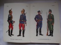 Le uniforme delle due guerre mondiali-Yannis Milonas- Ratne uniforme