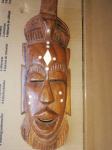 Afrička maska sa sedef intarzijama
