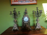 Antik sat sa dva svjećnjaka - masivni mesing - top stanje - ispravan