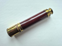 Antikni teleskop s mikroskopom i kompasom u jednom