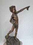 Brončana skulptura "Pescatorello" - Mali ribar -  na mramornoj bazi cc