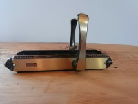 Dvije antik kvake sa rozetama - nekorišteno