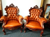 Dvije neobarokne kožene fotelje