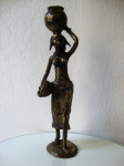 Figura od bronce 38 cm 2,650 grama VODONOŠA