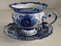 Gzhel keramika, šalica i tanjurić