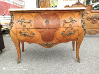 Komoda stil Luj XV 'bombirana'