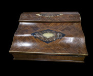 Kutija za dokumente ili sekretar