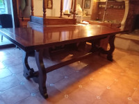 Masivni drveni stol duzine 250 cm