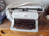 Pisaća mašina -Olivetti: redovan servis iz 60 - 70 god. XX st.