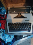 Pisaču mašinu prodajem