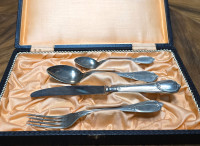 pribor za jelo za jednu osobu u kutiji