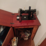 prodajem dobro sačuvanu šivaču mašinu na nožni pogon