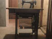 Prodajem  starinski Singer sivace stroj