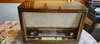 Radio SABA FREUDENSTADT 8, potpuno ispravan lampaški radio
