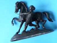 Secesija, figura dječaka s konjem