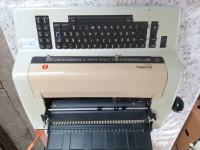 Stara električna pisača mašina