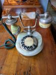 Stari telefon od onyxa