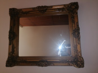 Starinsko ogledalo, drveni okvir