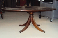 Stol engleski iz mahagonij