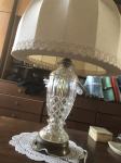 Stolna svjetiljka s kristalnim postoljem