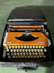 UNIS tbm de Luxe T – vintage pisaća mašina u originalnom koferu