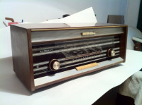 Vintage radio prijemnik EI MELODIJA E 71
