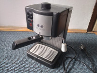 Espresso aparat za kavu - DeLonghi BAR14F