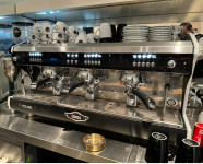 Profesionalni WEGA Polaris espresso aparat s mlincem za mljevenje kave