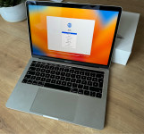 MacBook Pro 13inch / 8GB / 256GB TouchBar