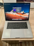 Macbook Pro 15” 4TB port, 6-core i7 16GB DDR4 + Radeon pro 555X 4GB