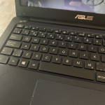 Asus E402M laptop 14" ekran
