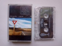 Pearl Jam ‎– Yield, glazbena kaseta, Epic 1998., Europsko izdanje