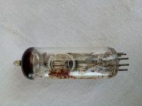 Valvo EM 84 lampa za lampaške uređaje, odlično stanje