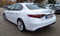 Alfa Romeo Giulia 2,2 ,GARANC 1 god, automatik 180 ks,servis 09.12.25