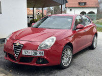 Alfa Romeo Giulietta 2,0 D. N. A * NAVI *