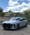 BMW M760e xDrive Swarovski Autom vrata SkyL **USLUŽNA PRODAJA**