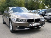 BMW serija 3 318d  *Servisna*  *Top oprema*  *Jamstvo*