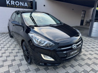 HYUNDAI i30 1,6 CRDi (NAVI,LED,KLIMA,KAMERA,SERVISNA…)