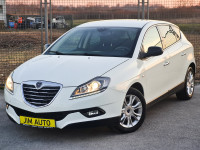 Lancia Delta 1,6 JTDm 120 ks, samo 125.000 km, krediti na kartice