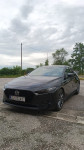 Mazda 3 2.0 2019g NOVC-HEV uredno servisirana prodajem....