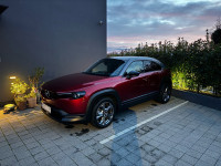 Mazda MX-30,JAMSTVO,360kamera,BOSE,NOVE GUME,pano,matrix