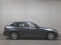 BMW 330i Touring Advantage automatik • ACC • LED