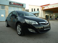 Opel Astra 1,7 CDTI navigacija, servisna knjiga, veliki servis.