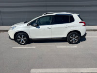 Peugeot 2008 1,2 allure oprema