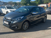 Peugeot 208 1,2*HR AUTO *