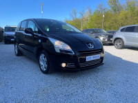 Peugeot 5008 1,6 HDi *S & Style* Reg do 01/2027* Servisna + računi*