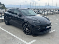 Porsche Macan 4