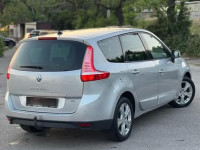 Renault Scenic  1.5 dci . 96 kW 7 sjedala . 2012 god.  Reg 1/2026
