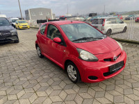 Toyota Aygo 1,0 VVT *40 g.uvozimo osobna i teretna vozila po želji*